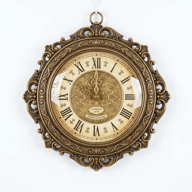 Symmetrical wall clock